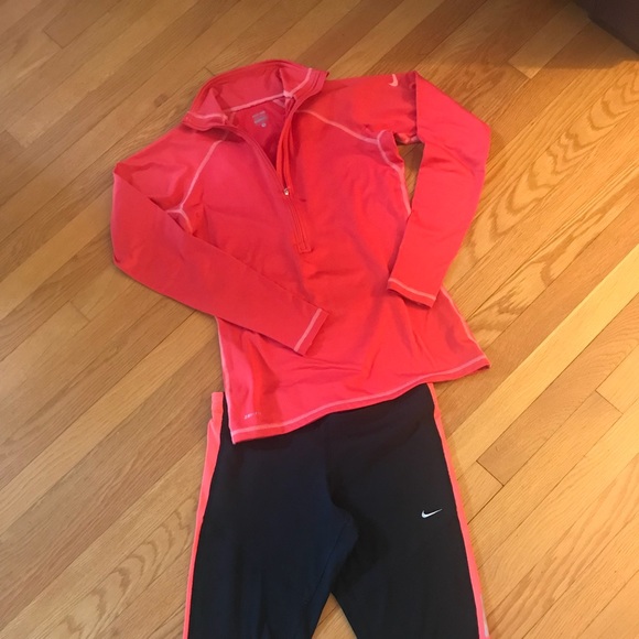 Nike Pro like new! - Picture 5 of 8